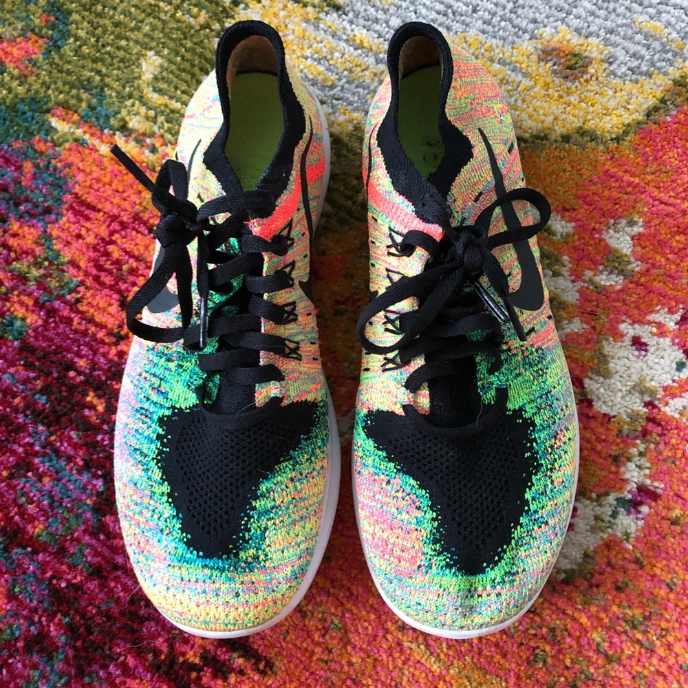 BRIGHT Nike Free Run